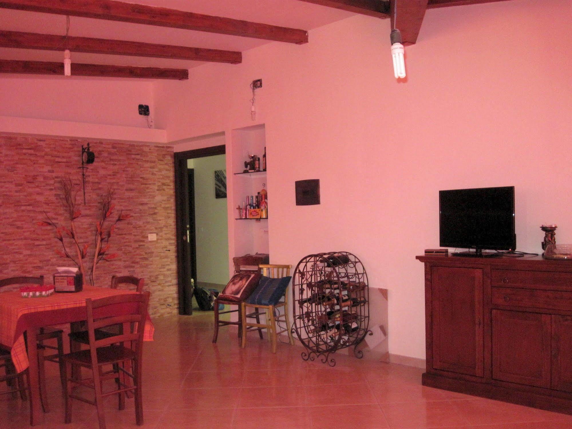 Anthea Dell' Etna Bed & Breakfast Santa Venerina Bagian luar foto
