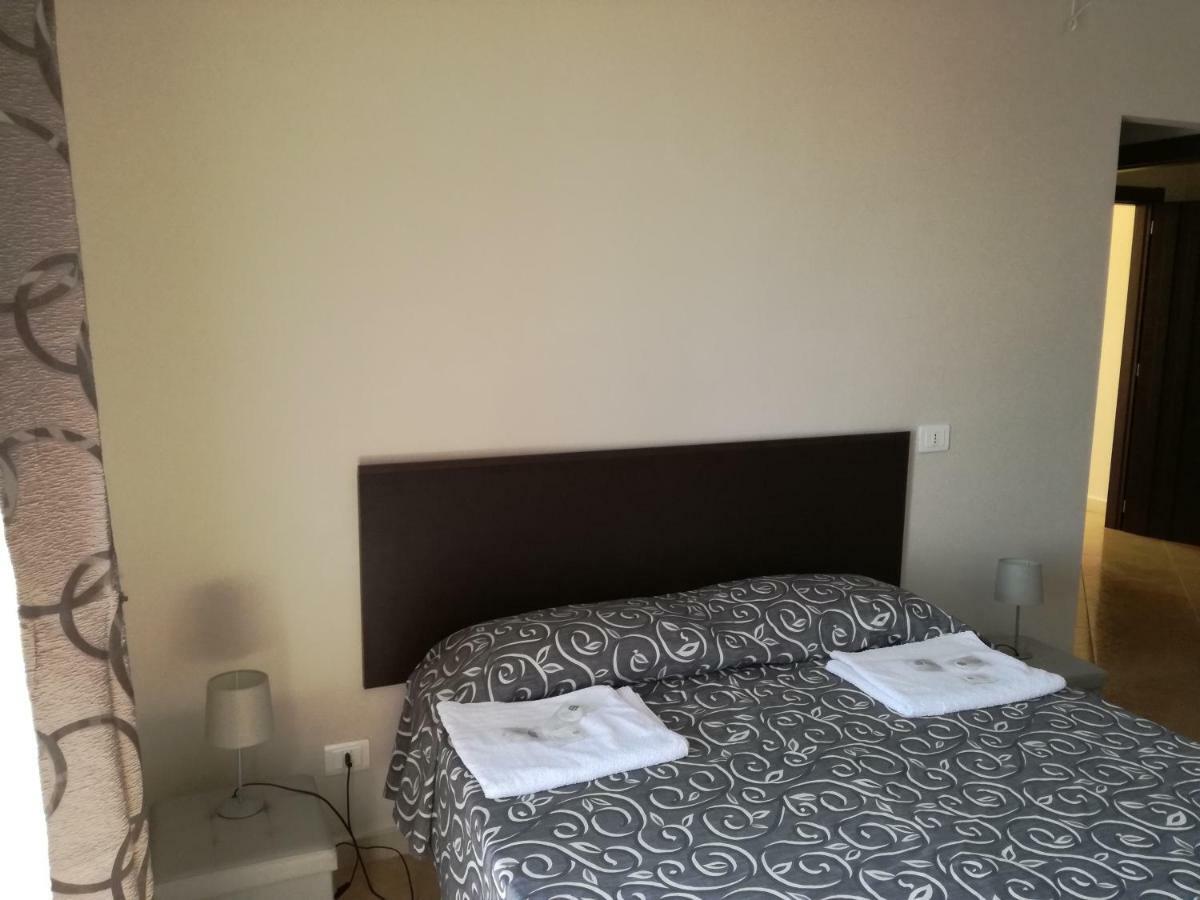 Anthea Dell' Etna Bed & Breakfast Santa Venerina Bagian luar foto